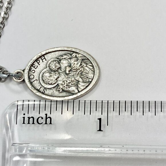Vintage St. Joseph Medal Pendant Necklace Catholic Saint Baby Jesus Made Italy - Picture 8 of 9